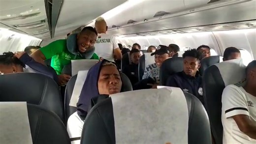 👍😅🇲🇬 Ambiance kely ny Barea Madagascar 🇲🇬 omaly tao anaty fiaramanidina hiazo an'i Nairobi,Kenya | But'Heure MADA