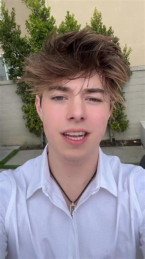 gimmie beso @Bencer | Jeremy Hutchins