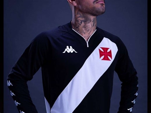 Vasco lança novo uniforme preto com faixa diagonal nas costas