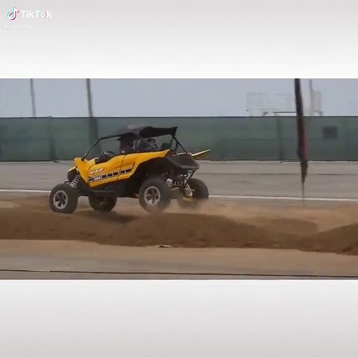 Throwing it back to 2015 on this one. 📸: utvoffroadmagazine #sxscity #yamaha #yamahayxz #yamahayxz1000r #yxz1000rss #yxz1000r #utv #sxs