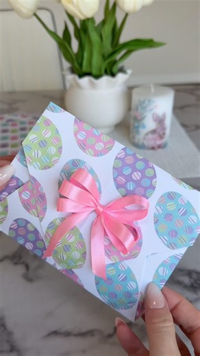 Little paper envelopes with candy inside. #easteridea #easterbasket #holidaycraft