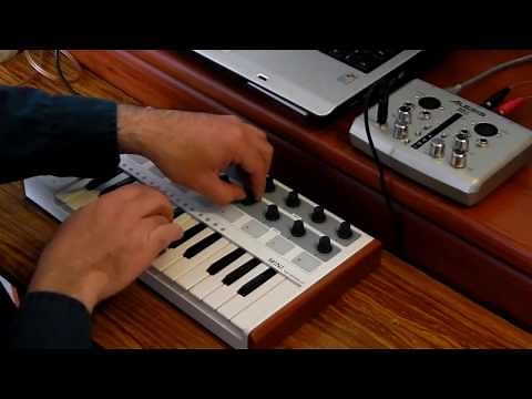 Worlde Mini USB MIDI Controller Alesis iO2 Express Superteclados.com