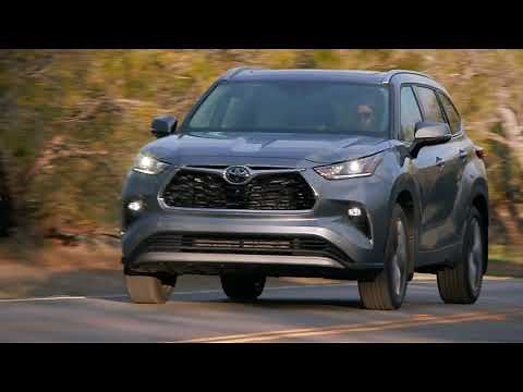 2022 Toyota Highlander Platinum AWD MoonDust Introducing