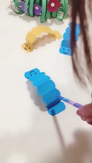 Hướng dẫn làm trò chơi con sâu bằng giấy cho trẻ em