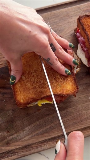 Quick & Easy Breakfast Sandwich Recipe