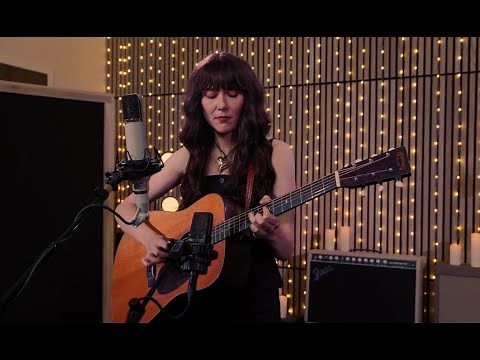 Molly Tuttle - The Highway Knows (Acoustic Video)
