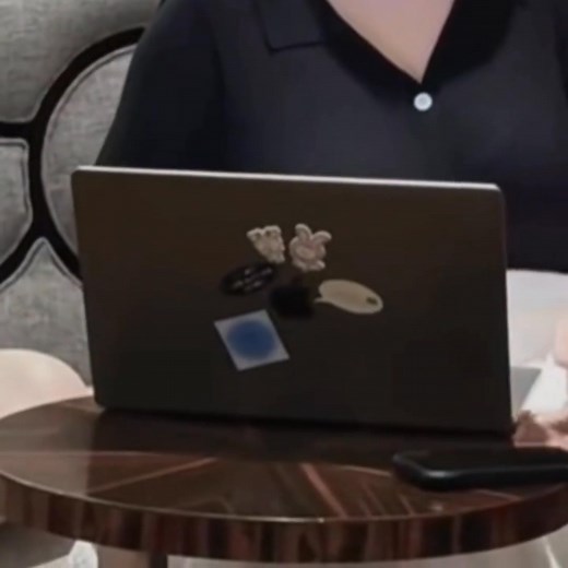 22K views · 544 reactions | SEVENTEEN ရဲ့ staff အစ်မ သုံးနေတဲ့...