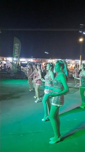 Beautiful Thai girls dancing #thailand #travel #streetfood #livemusic #thailand