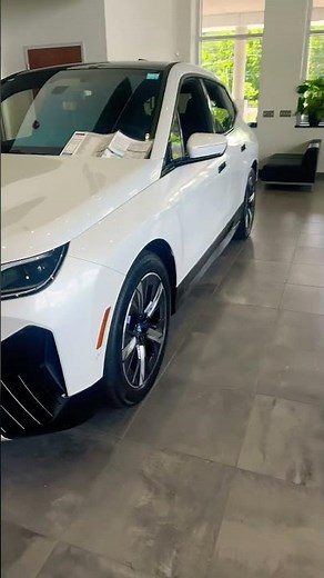 BMWs Alpine White vs Mineral White Metallic.