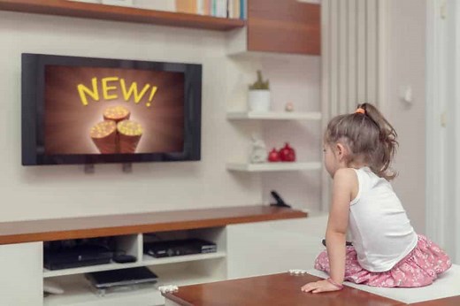 17 Best TV Commercials & Why They Work (+ Expert Tips)