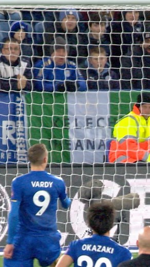 A classic @vardy7 strike against Tottenham 🔥 | Leicester City Football Club