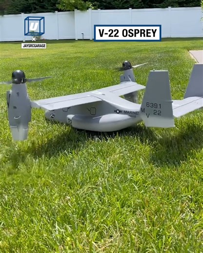 50K views · 341 reactions | Flying these huge RC planes looks like so much fun! ✈️ | UNILAD Tech | Facebook