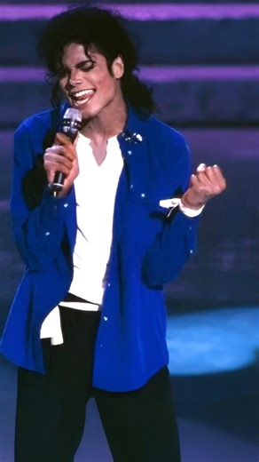 MJ Sings “Man In The Mirror” For His Final Performance @ The Grammy Awards In New York 1988✨🪞 —> Michael Jackson Appreciation FanPage♥️ All Moonwalkers Welcomed! —> Taking You Down Memory Lane With Your Favorite Moments Of Michael’s Career & Personal Life From The 70s & 80s Era✨ —> Feel Free To Reach Out With Any Partnership/Collab Ideas Through Email or DM‼️ —> You Can Message Me Too! I’m Always Open To Making New Friends In The MJ Community🌎 —> No Copyright Infringement© Intended, Credits To