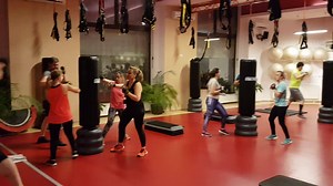 16 reactions | Get fit with every single Bag Box Circuit !! 壘壘壘壘 In fiecare miercuri de la ora 18:00 cu @AnaHornoiu !  | Studio C | Facebook