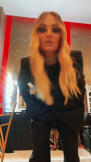 Contemporary Dance Performance by a Stylish Performer