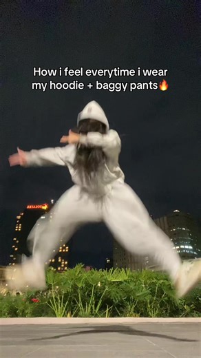 Dancer Mode: Unleash Your Style with Hoodies and Baggy Pants