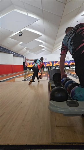 31K views · 291 reactions | PBA Jim Kent Memorial practice session in slow motion. MOTIV Bowling Tank Rampage Pearl used in video. BOIRON USA CoolWick BowlersMart.com JoPo Grips Tony Stewart Racing Chip Magnet Black Widow Exhaust Genesis Bowling #KeyGlobalSolutions | Sean Rash Fan Page | Facebook