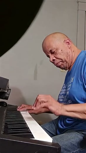 More Keyboard Improv by RobertKeyboards #pianomusic