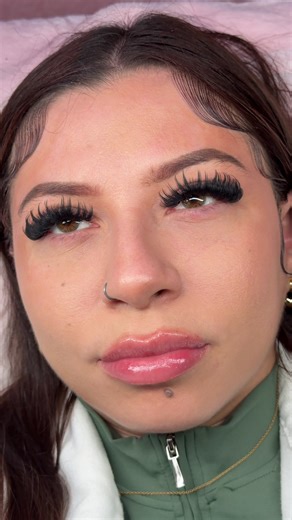 🎀Short wispy Cateye Before and after 😛😛 We use our anime spikes velvet trays for the base Lash bundles Buy 10 for $3 off each tray Buy 20 for $5 off each tray Buy 50 for $8 off each tray Buy 100 for $10 off each tray January bookings is open #lashextensions #lashsupplier #westpalmbeachlashtech #wispylashes