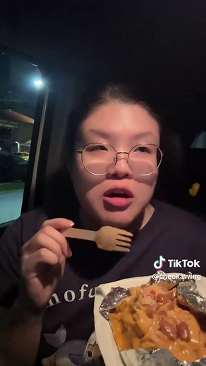 They have limited slots every week! Best to eat it while its warm. I would try their other toppings next time! Purchase link in their profile bio @CiNo_Lee #fyp #jacketpotato #jackpodsg