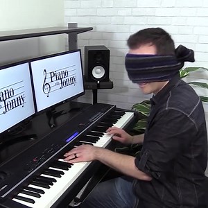 Throwback to the Bird Box challenge! 🎹 🐦 You can watch the full video here: https://loom.ly/v3g5ogs #piano #pianoimprov #pianoplayer #jonnymay #pianowithjonny #jazzpiano | Piano With Jonny