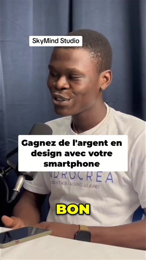 “Je n’attends pas l’argent de mes parents.” Lui a décidé de créer sa propre source. Grâce au design. Avec un simple smartphone. Il ne vend pas un appareil. Il vend un rendu. Et ça lui a permis de gagner beaucoup… et de continuer encore. @CHABO MOTIVE @AndroCréa Officiel L’épisode complet est disponible sur YouTube. 👉 Regardez via le lien en bio. #IndépendanceFinancière #ÉtudiantEntrepreneur #Graphiste #SmartphoneBusiness #JeunesseAfricaine