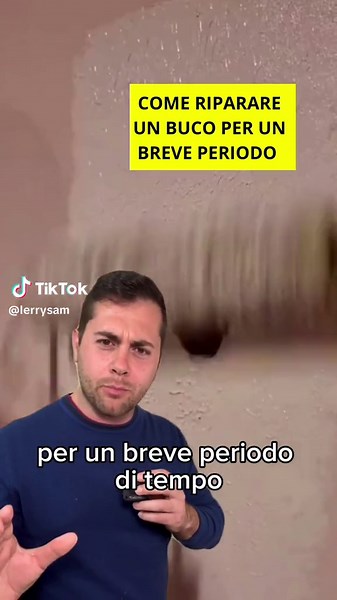 Ecco come riparare un buco nel muro utilizzando solo pochi strumenti. È facile e veloce, e non serve chiamare un professionista per farlo! Come materiali vi serve solo un pennello, un foglio di carta e un po di pittura #faidate #curiosità #riparazione #muro