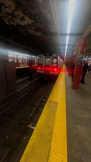 Manhattan, New York - L Train - Rockefeller Center Subway Station