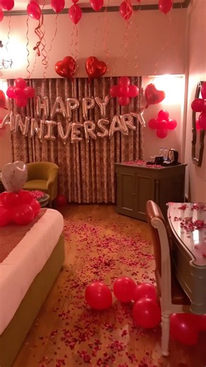 Anniversary decoration ideas, 1st anniversary decoration, balloon decoration ideas, balloon