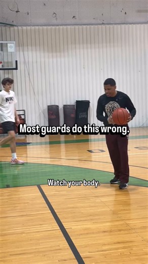 Daryl McCoy | Pro Basketball Trainer | Waco, TX on Instagram: "Most players think a between-the-legs is a move. It’s not. If the defender’s feet don’t move — you didn’t win. Anchor step = leverage. Leverage = advantage. Comment ‘Guard’ if you want elite guard breakdowns. Save this- this is real player development. Follow @d4g_basketball for more elite level moves, drills, and breakdowns. #fyp #reels #explore #basketball #training"