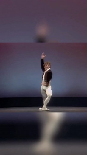 ℬ𝓪𝓁𝓵ℯ𝓽 𝒮𝓽𝓎𝓵ℯ on Instagram: "Mikhail Baryshnikov & Gelsey Kirkland in Don Quixote🔝😲🤩 • • @mikhail__baryshnikov @mishabaryshnikov123 • #балет #ballet #ballerina #dança #dance #danza #balletdance #balletlife #pointeshoes #instaballet #balletworldwide #balletworld #balletclassico #balletdancers #balletpost #balletlovers #balletinspiration #balletaddiction #balletlove #mikhailbaryshnikov #gelseykirkland #basilio #kitri #ballerino #donquijote #pdd #balletreels #balletvariation #explorepage"