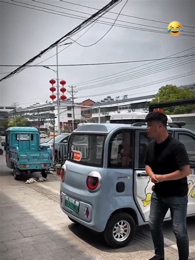 Hilarious Dog Sound Prank on Pets