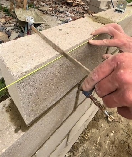 142.How To Lay Bricks tricks For Beginners Using a line 🧱🧱🧱🧱#brickhouse #bricks | Bricklayer