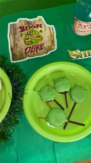 Movie night: Shrek themed foods / snacks #movienight #shrek #moviesnacks #food #shorts #smashmouth
