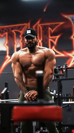 1.9M views · 10K reactions | Follow the call of your heart!❤️‍ #giant #dc #universal #therock #colossus #comics #marvel #store #small #people #sparta #food #huge #nomeat #plantbased #lol | Lakutsin Lucas | Facebook