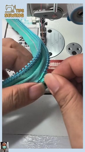 36K views · 179 reactions | Tips for making a small wallet from a long zipper #tips #tipsandtricks #sewing #sewinghacks #tipsandtrick | Sewing Tips | Facebook