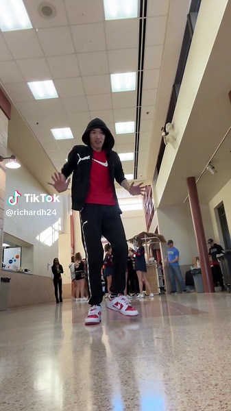 That’s number 3 off the GNX album 🎶 (Dc: @Beginsisters Official) #peekaboo #kendricklamar #dance #fyp #foryou