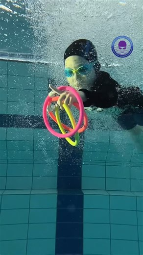 International Swimming ISC on Instagram: " 﫧 A moment of slow-motion perfection — the jump is pure artistry, the underwater catch, sheer magic."