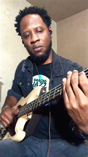 “ Sumthin sumthin “ by Maxwell 🙌🏿🙌🏿(cover) #bassline #bass #bassgroove #basscover #jamming 🔥🔥