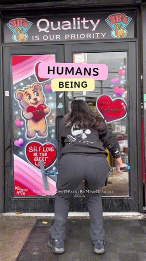 “You make people happy”🫶 New shirt in the shop is available for PREORDER. If you’re someone who has ever struggled mentally or knows someone who has, you might want to take a look🙏Shop Link in bio PREORDER is open for a VERY limited time. Secure your size, save $5 and support a living artist, of course 🫶 Now go out into the world and try to be nice to each other🥴