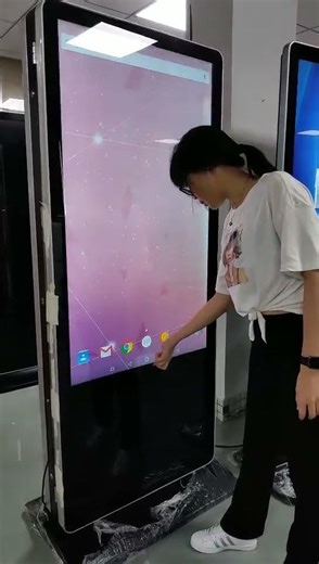 Dual-screen advertising displays doubling customer dwell time #indoorledscreen