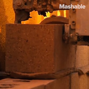 516K views · 1.1K reactions | Construction could be revolutionized by this robot that lays 3,000 bricks a day. | Mashable | Facebook