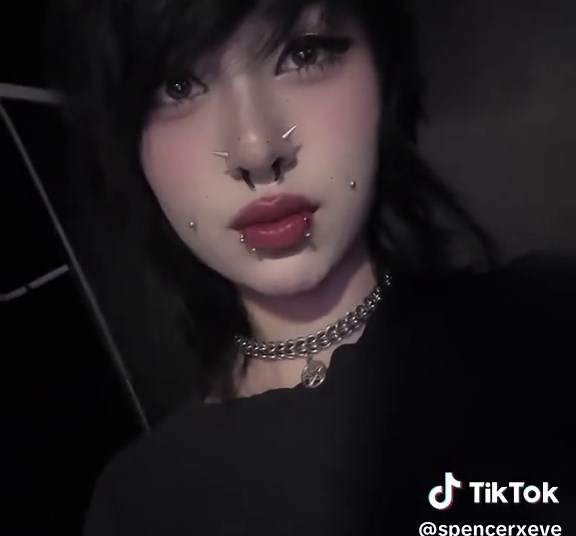 Spencer.x.eve (@spencerxeve)’s videos with original sound - divine._09