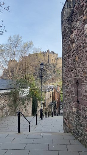 Virtual Christmas Tour of Edinburgh Castle in Scotland