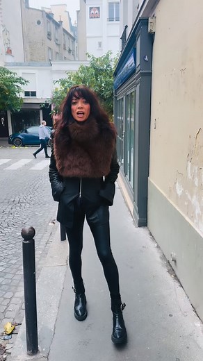 Micropacking level: Parisian. 24 hours, two outfits, zero stress… and yes, it all fits in one handbag. 👜✨ Who needs a suitcase when you’ve got skills? Btw my nightie was rolled up around my passport in there too 🤣 Travelled in … Faux leather leggings ➡️ @allsaints Leather jacket ➡️ @delavaliofficial Faux Fur Cape ➡️ @annelouiseboutique Navy Shirt and tie ➡️ @zara Changed into .. Long lace skirt ➡️ @a_perfect_nomad Black Blazer ➡️ @zara Biker Boots ➡️ @terrydehavilland Bag ➡️ @goyardofficial #M