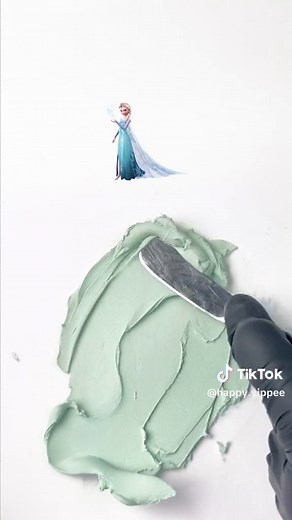 Elsa Clay Mixing Colors for Frozen Theme