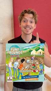 Begib dich mit Julian, Dick, Anne und George (und natürlich auch mit Timmy, dem Hund 🐶) von Fünf Freunde Junior auf große Abenteuer! Zusammen sind die Freunde stark, lösen jede Herausforderung und lüften jedes Geheimnis. Die neue Folge 14 gibt es jetzt überall, wo es Hörspiele gibt 🐾🏕️. | Europa Hörspiele
