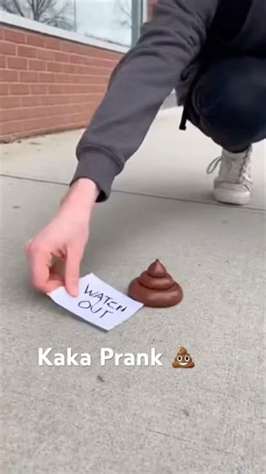 Kaka 💩 prank #funnymemes #funny #viralshorts #kakaprank