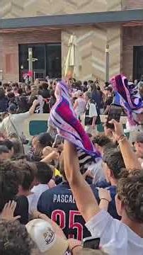@bestunivers1: feest in Disney Village na winnen Champions League