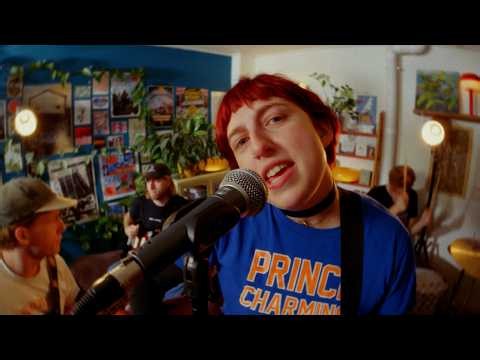 Biddy Early - 'Rubbish Bag' (Official Video)